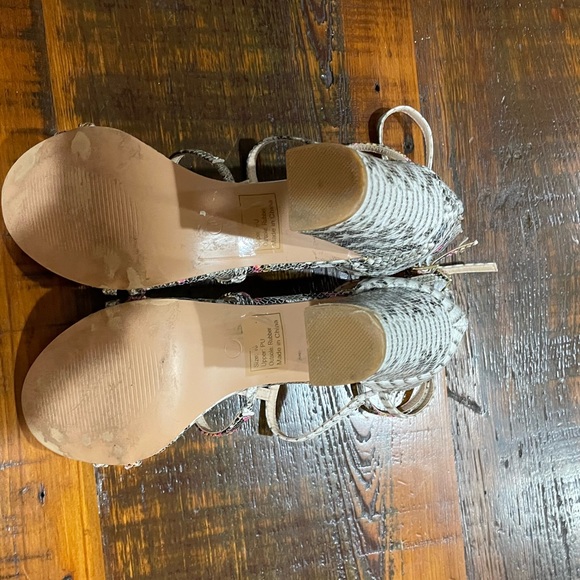 LIKE NEW Olivia Miller Chic Snake Print Strappy High Heels - Picture 5 of 8